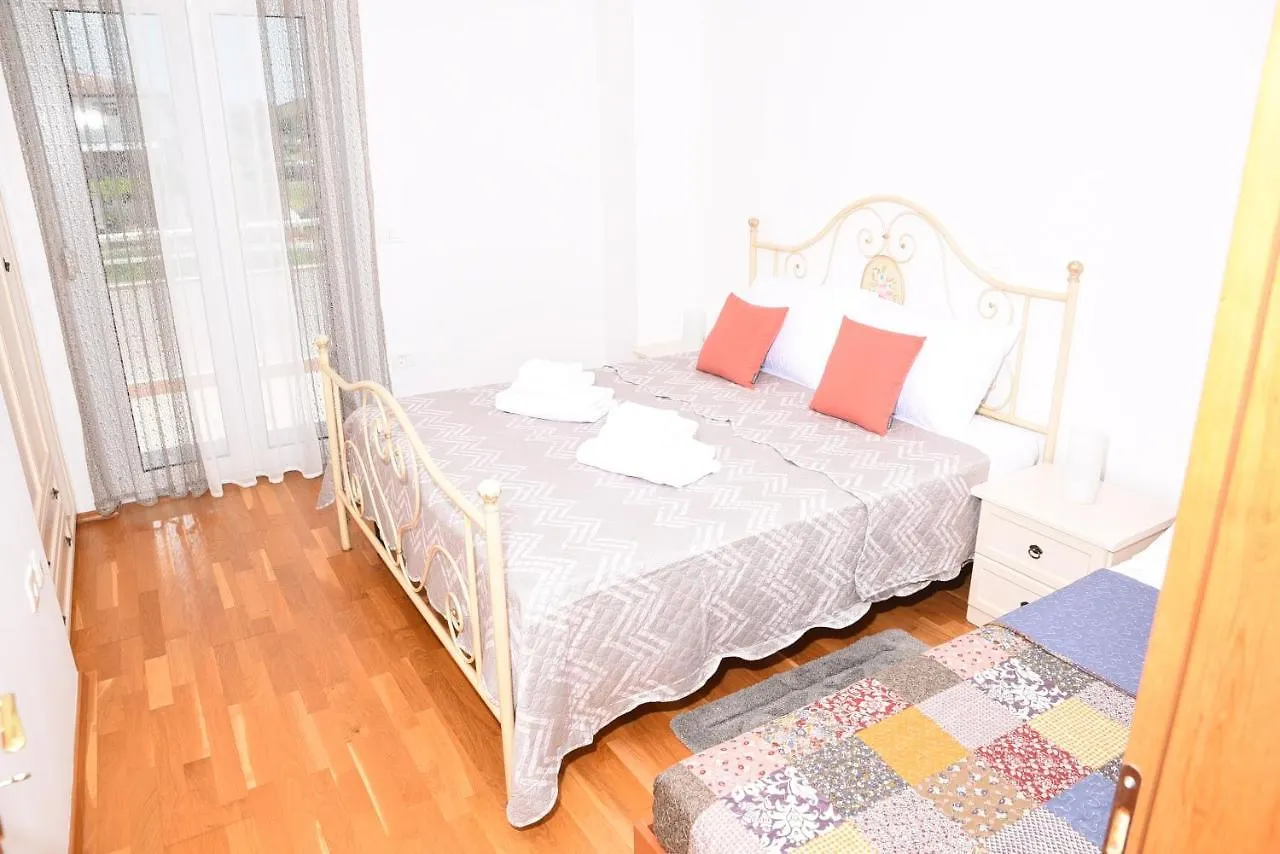 Holiday home Casa Brina Villa Buzinija